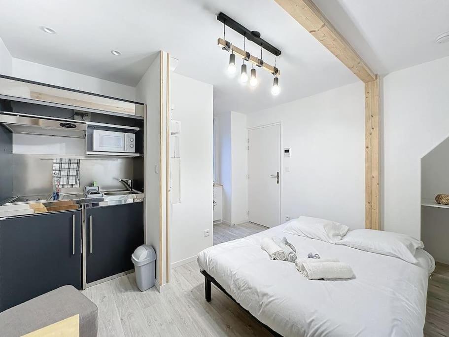 Opale - Centre Historique - Proche Gare - Calme Apartment Rennes Bagian luar foto